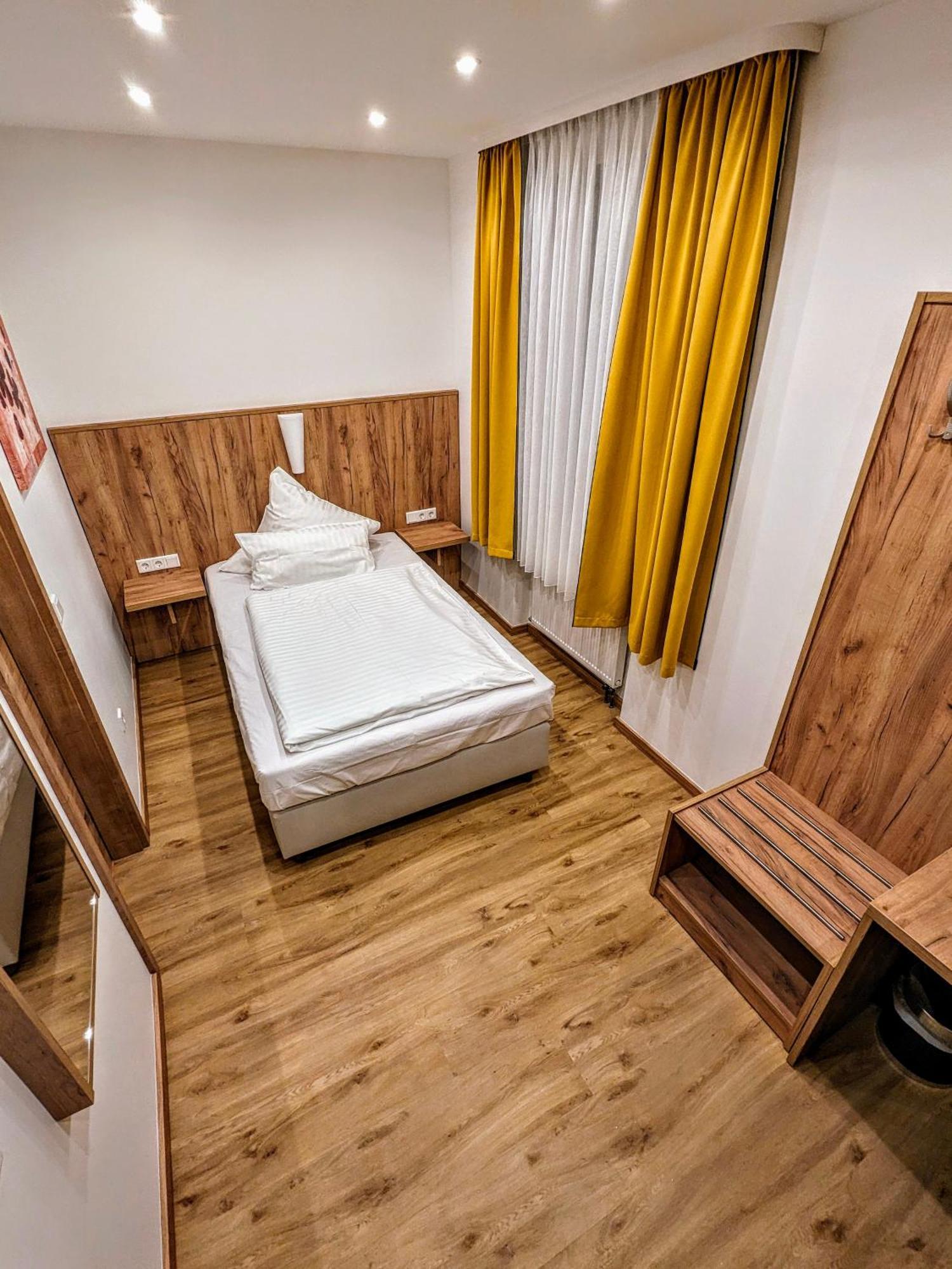 Hotel Am Rathaus Kassel Buitenkant foto